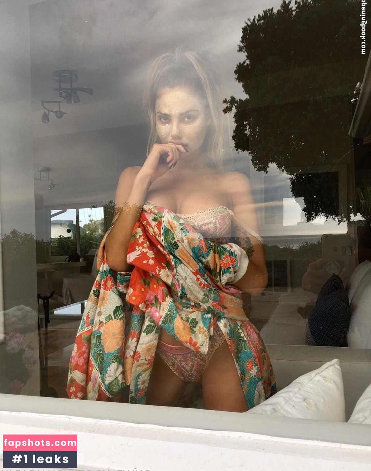 Sahara Ray gallery photo #167