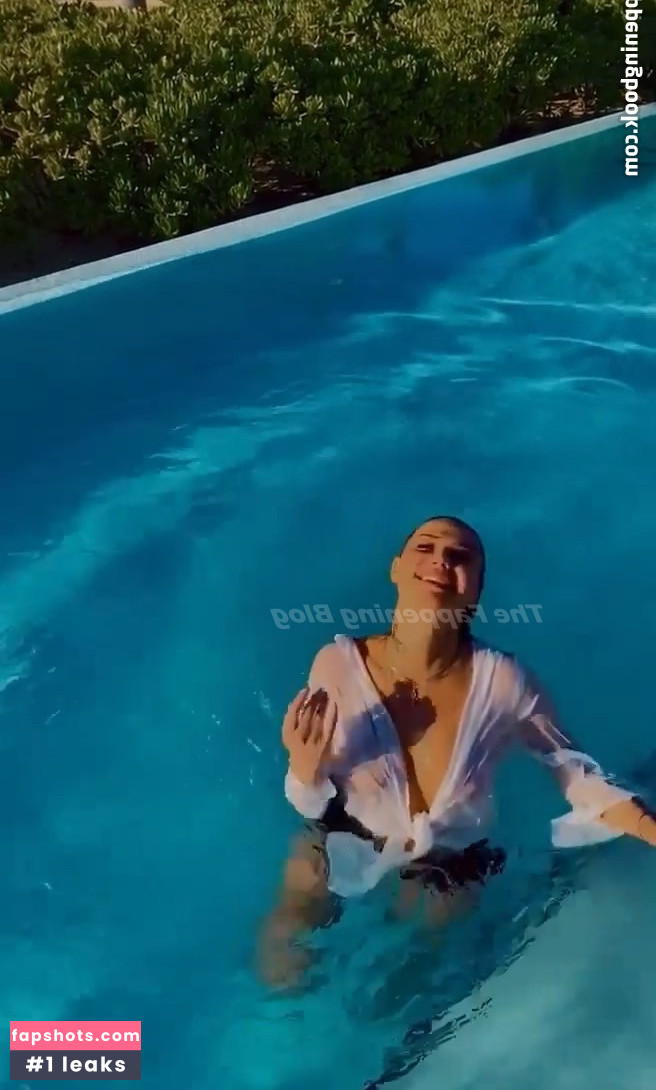 Sahara Ray gallery photo #192