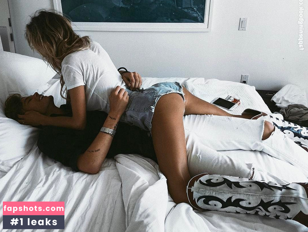 Sahara Ray gallery photo #235