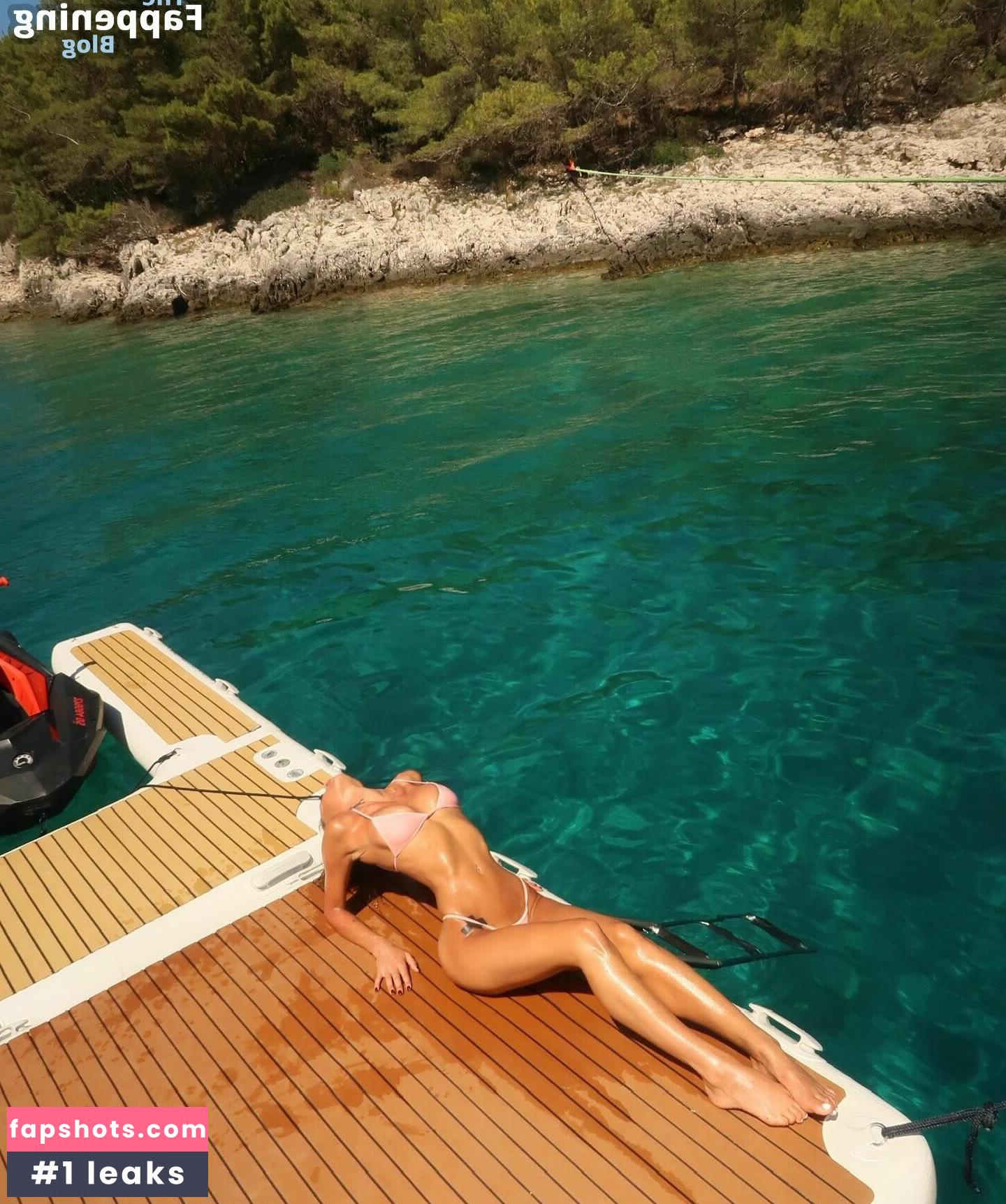 Sahara Ray gallery photo #29