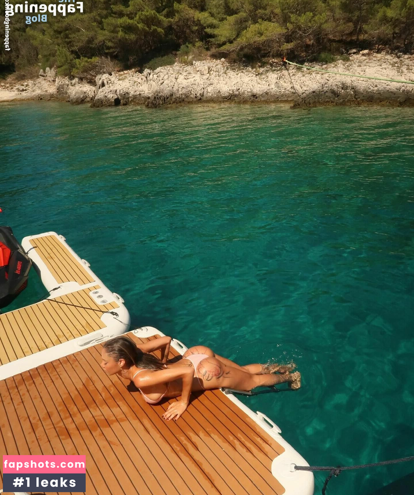 Sahara Ray gallery photo #30