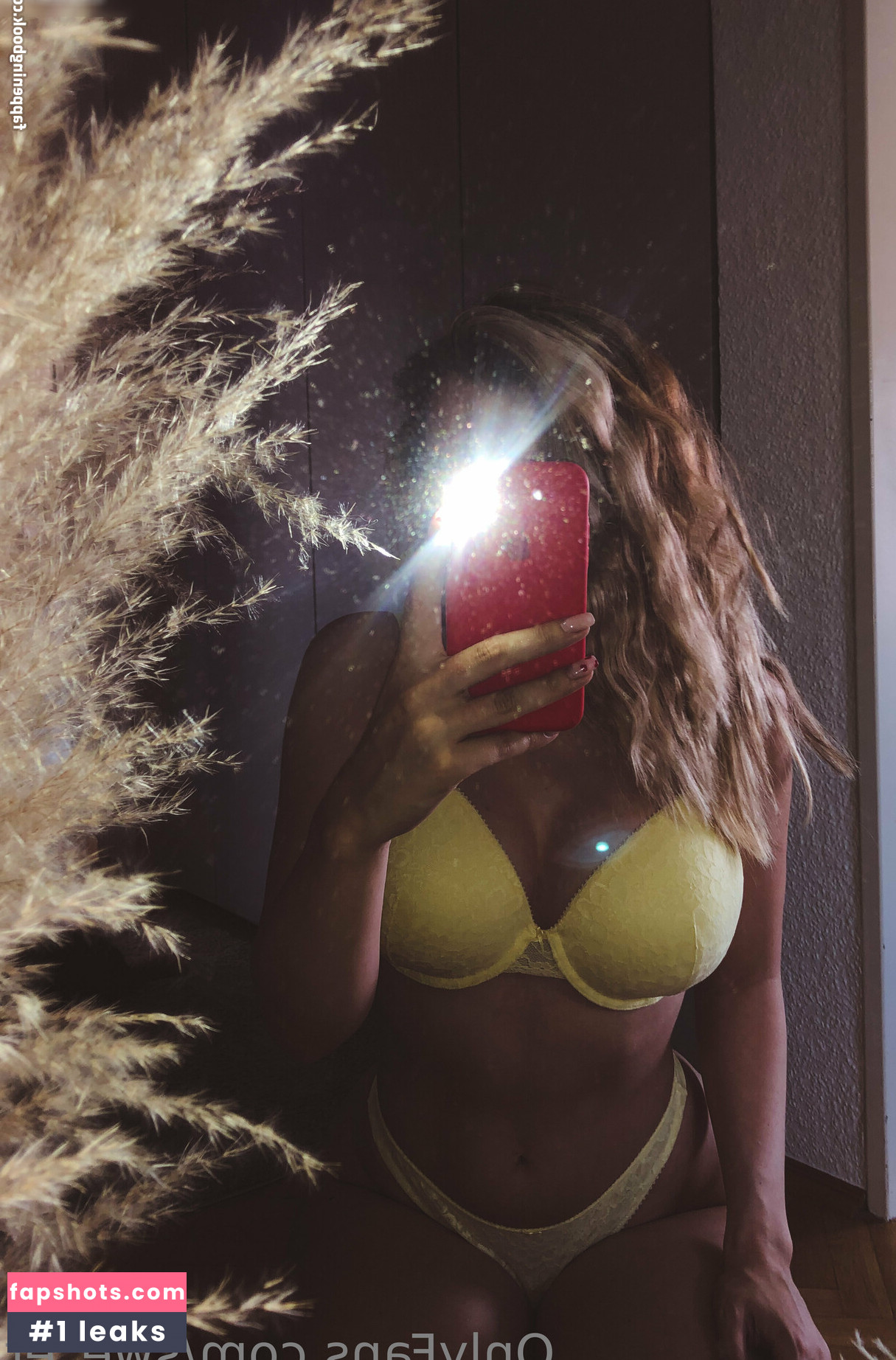 Sahrah gallery photo #18