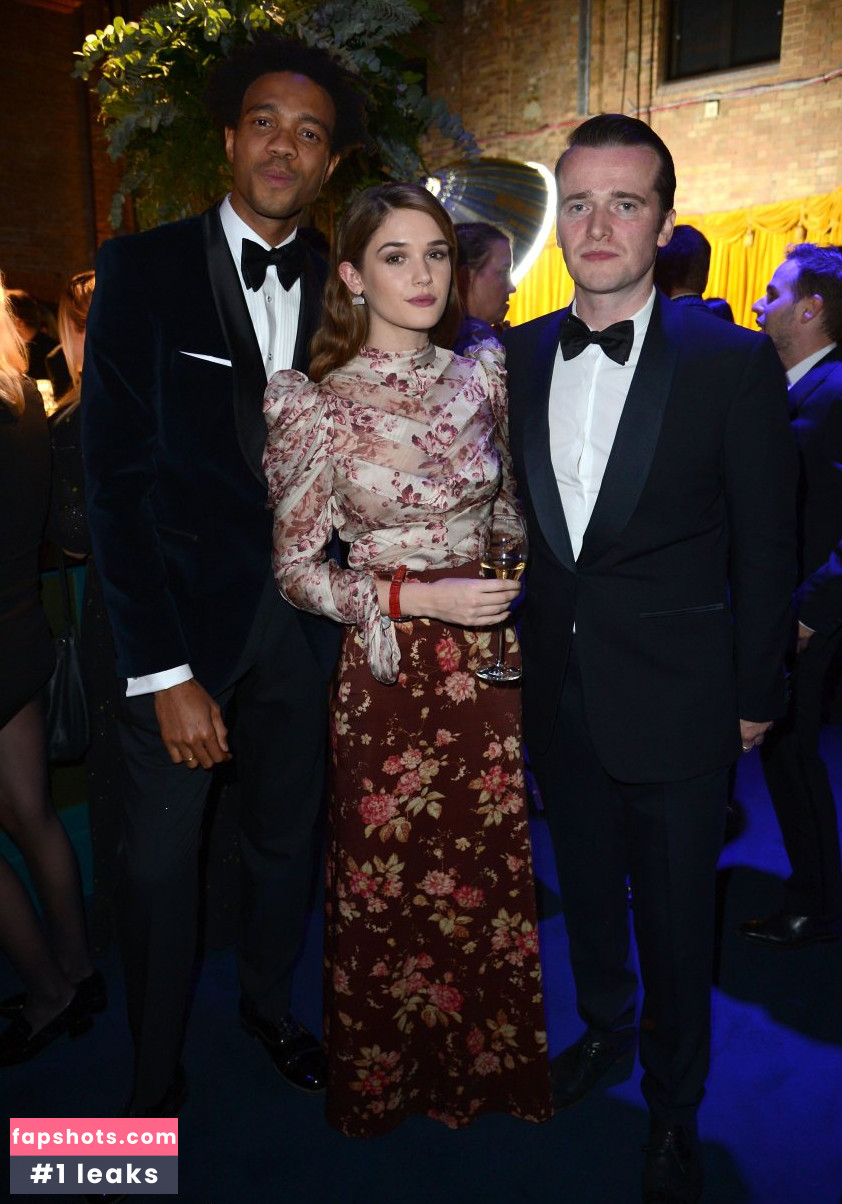 Sai Bennett gallery photo #20