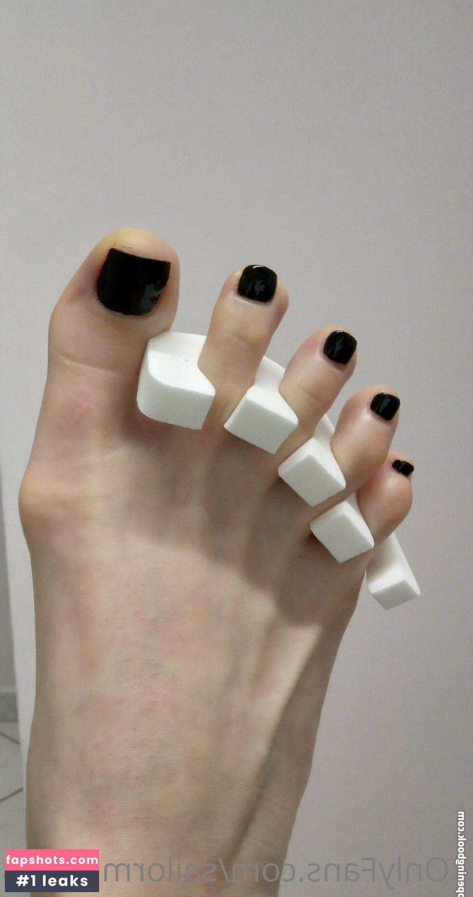 sailormistress nude babe gallery