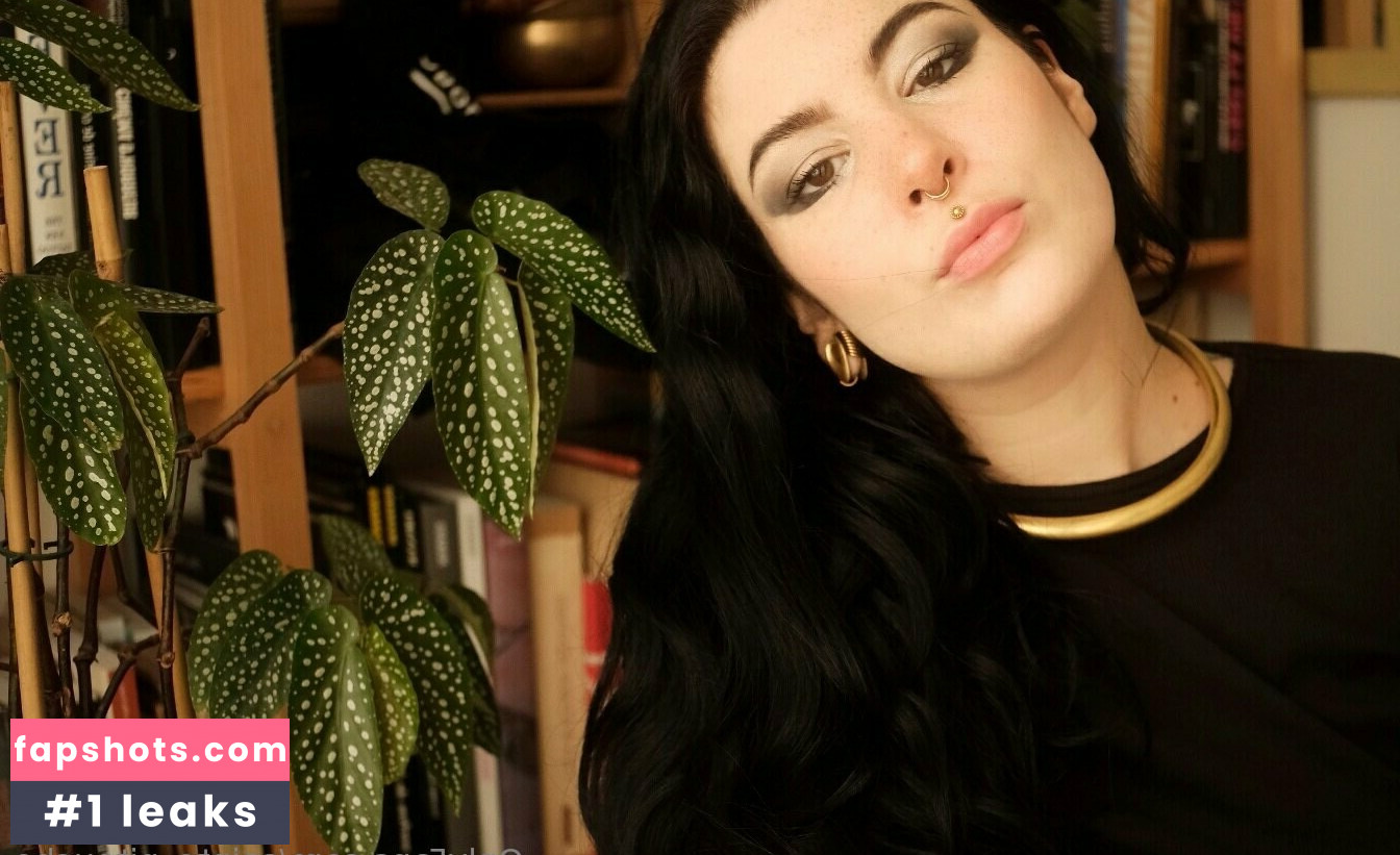 sainte_nitouche gallery photo #3