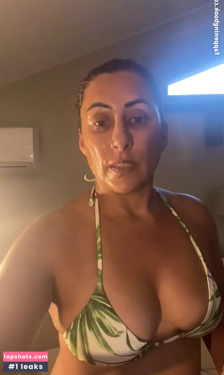 Saira Khan gallery photo #104