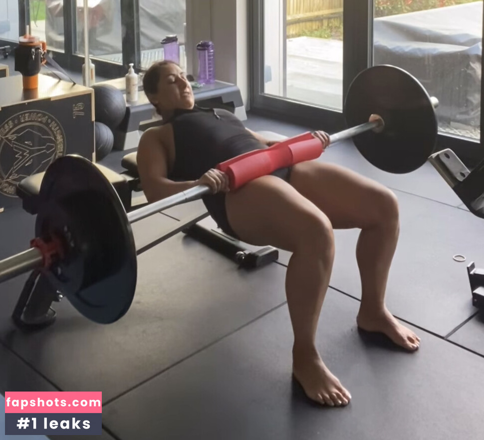 Saira Khan gallery photo #108