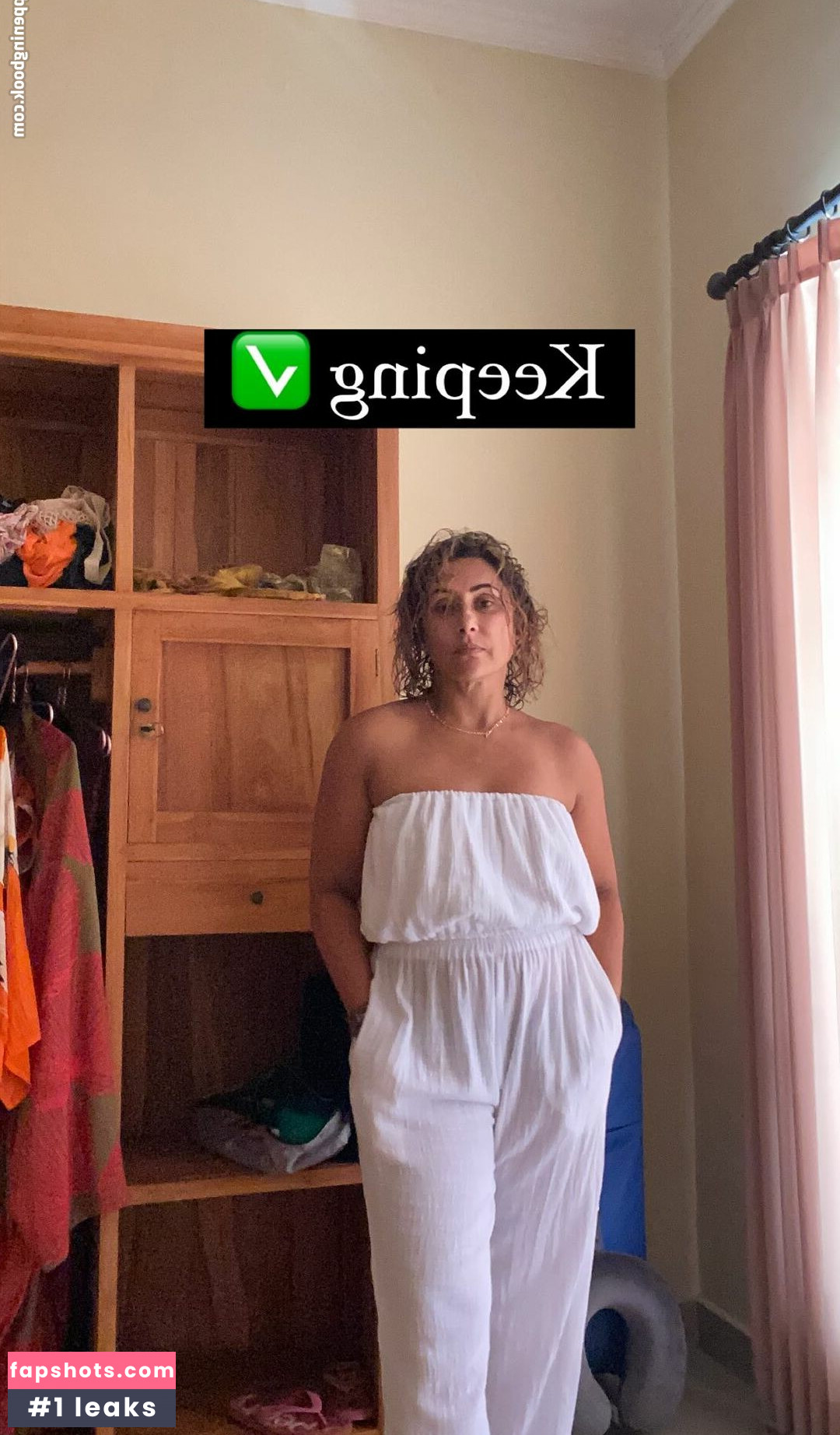 Saira Khan gallery photo #118