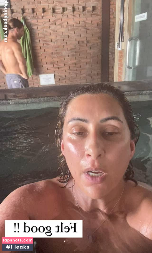 Saira Khan gallery photo #120