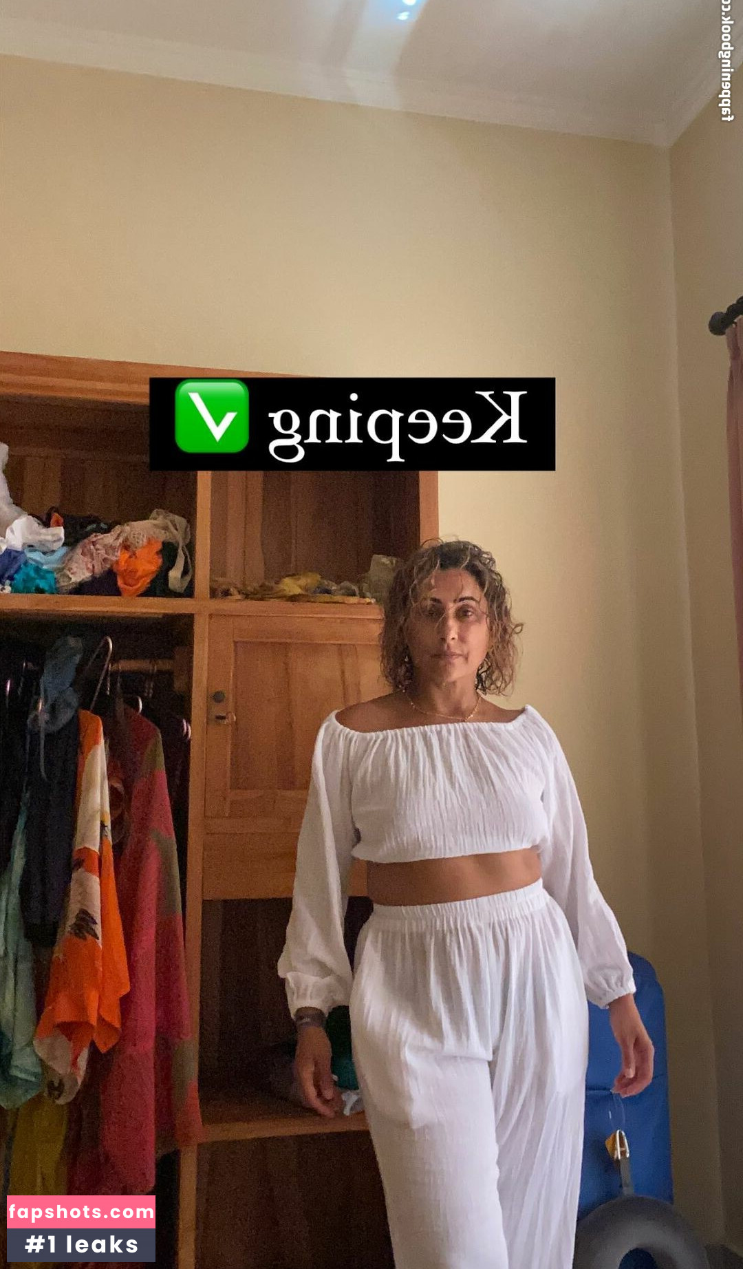 Saira Khan gallery photo #122