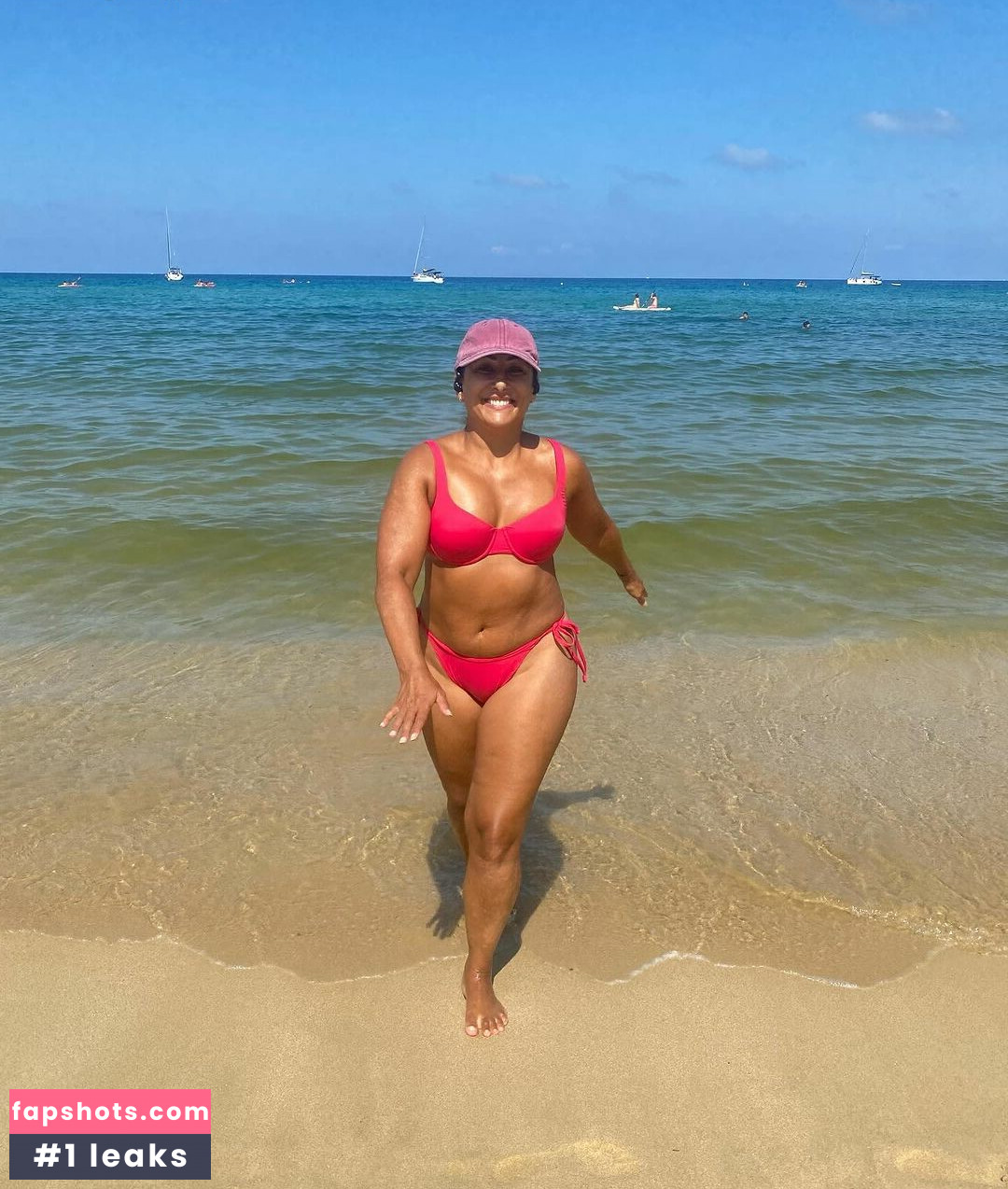 Saira Khan gallery photo #124