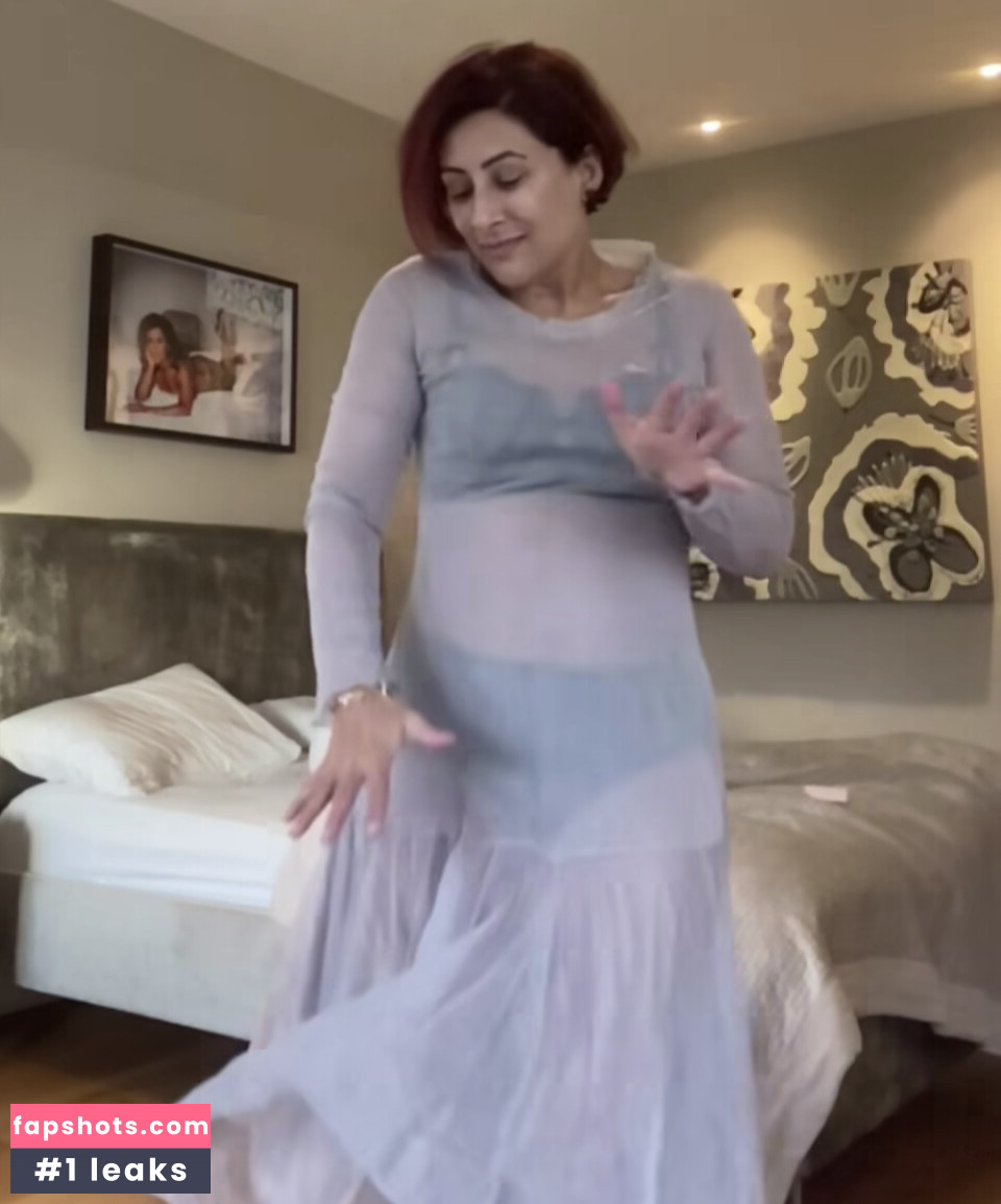 Saira Khan gallery photo #139