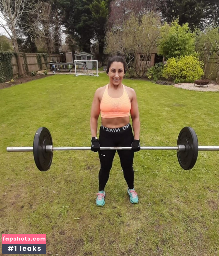 Saira Khan gallery photo #24