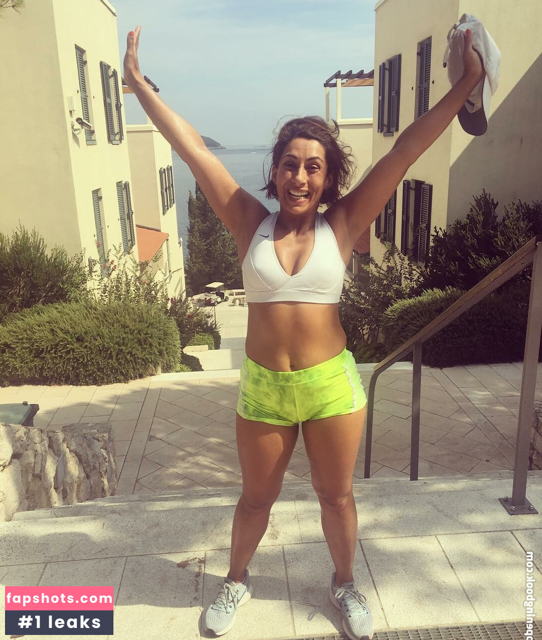 Saira Khan gallery photo #25