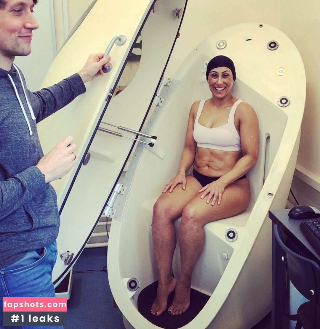 Saira Khan gallery photo #26