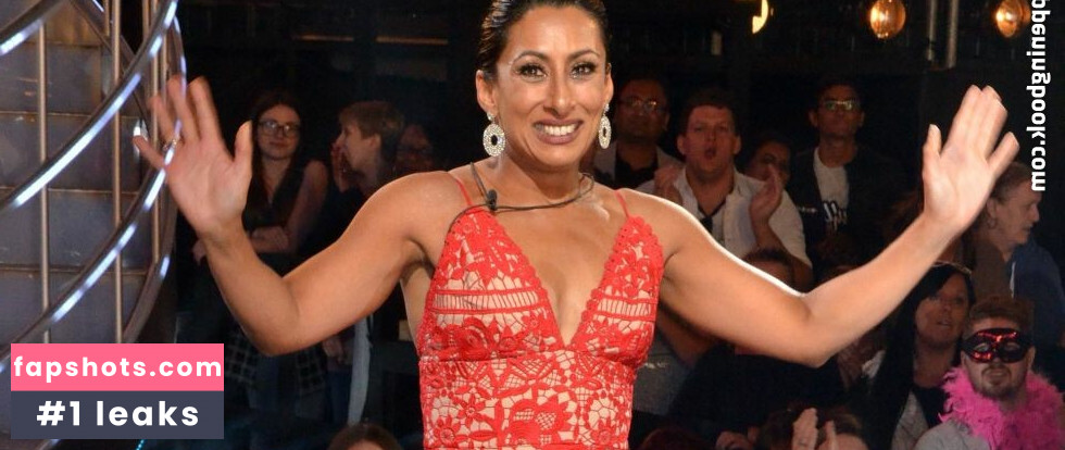 Saira Khan gallery photo #28
