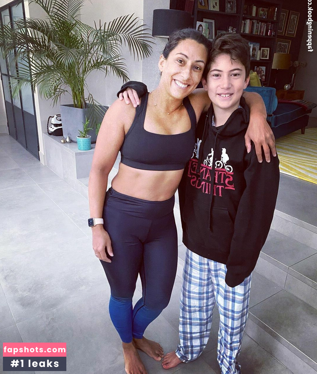 Saira Khan gallery photo #38