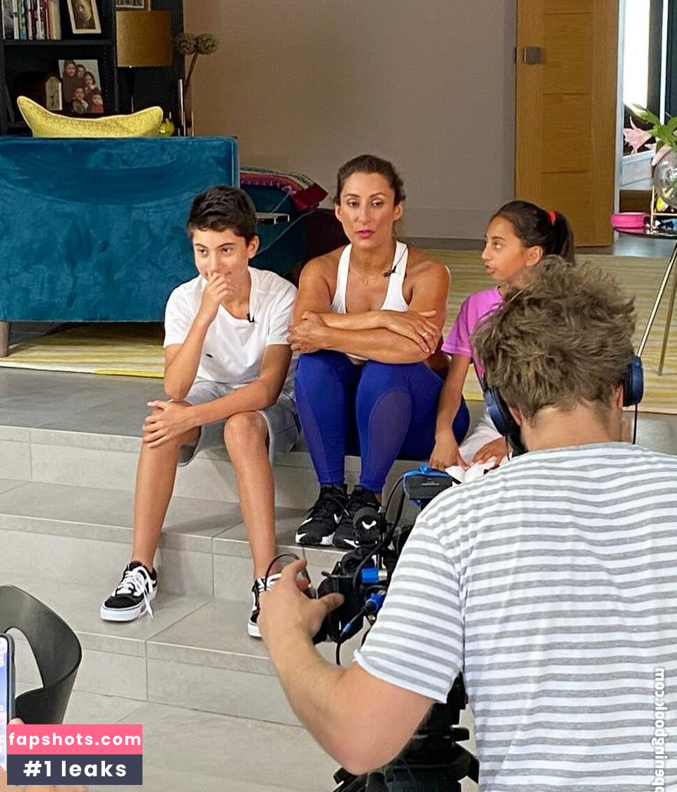 Saira Khan gallery photo #40