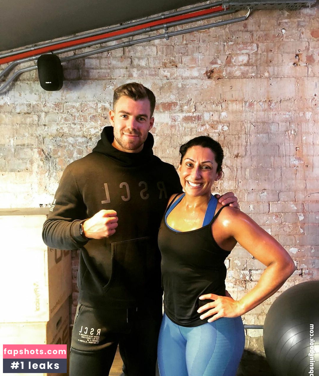 Saira Khan gallery photo #44