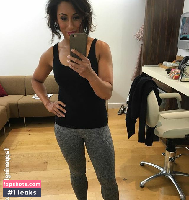 Saira Khan gallery photo #83