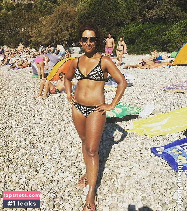 Saira Khan gallery photo #89