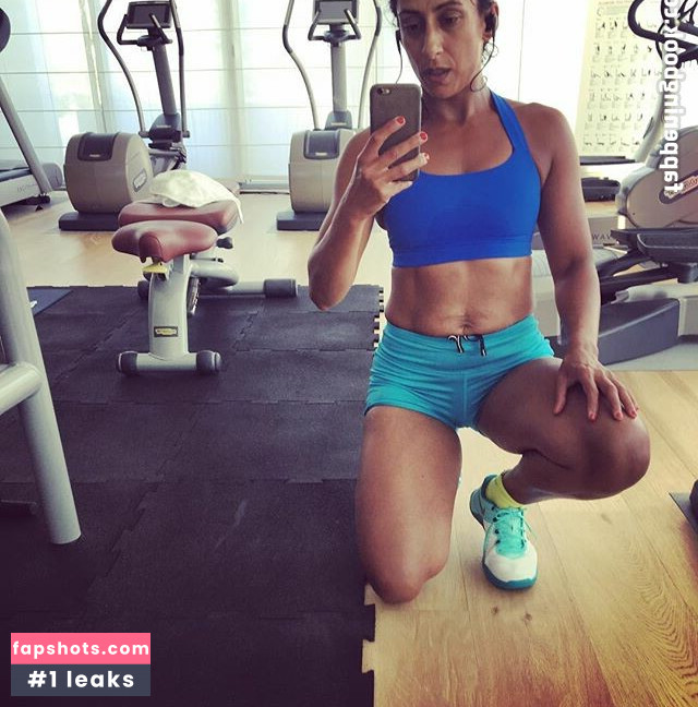 Saira Khan gallery photo #91