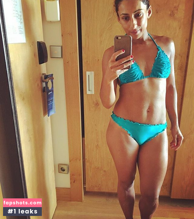 Saira Khan gallery photo #92