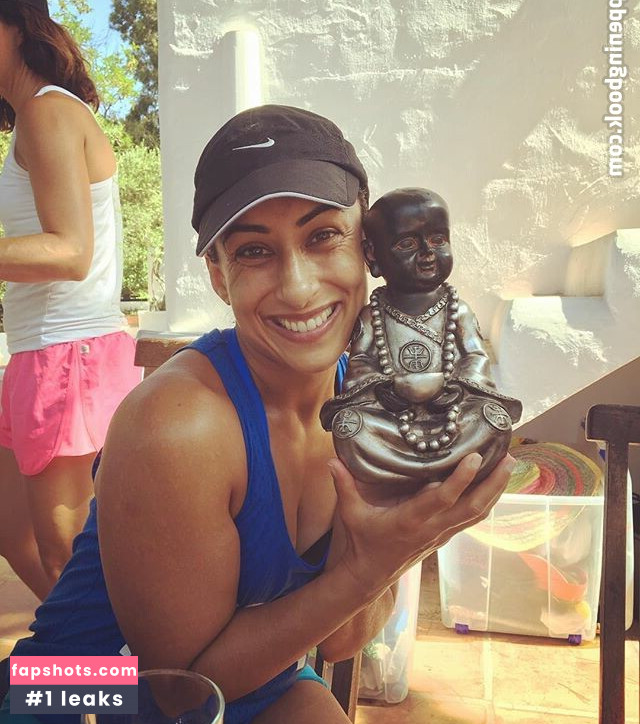 Saira Khan gallery photo #93