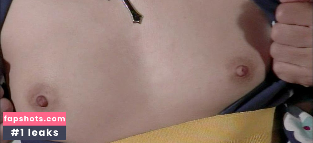 Saki Ninomiya gallery photo #5