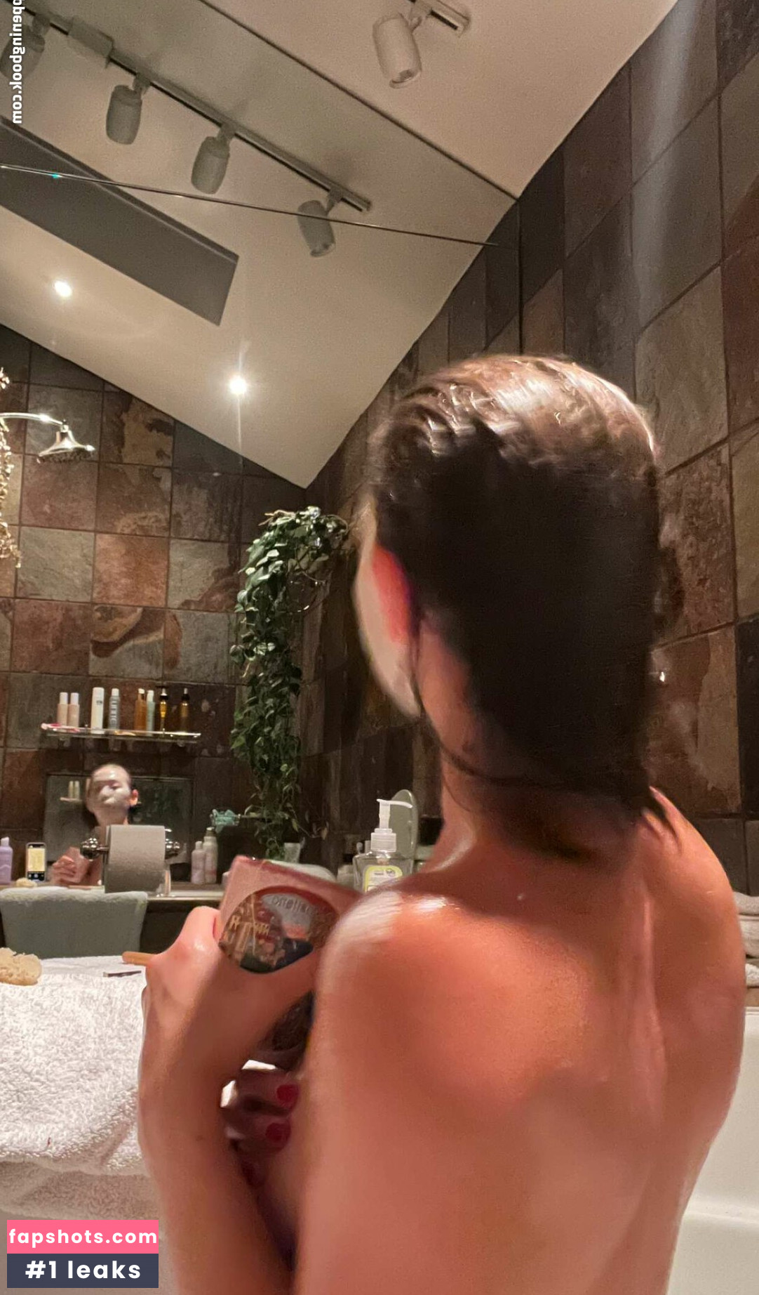 Salah Jeffries gallery photo #6