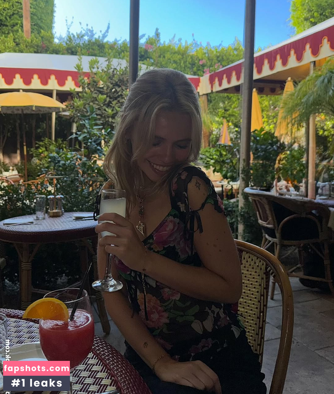 Salem Ilese gallery photo #2