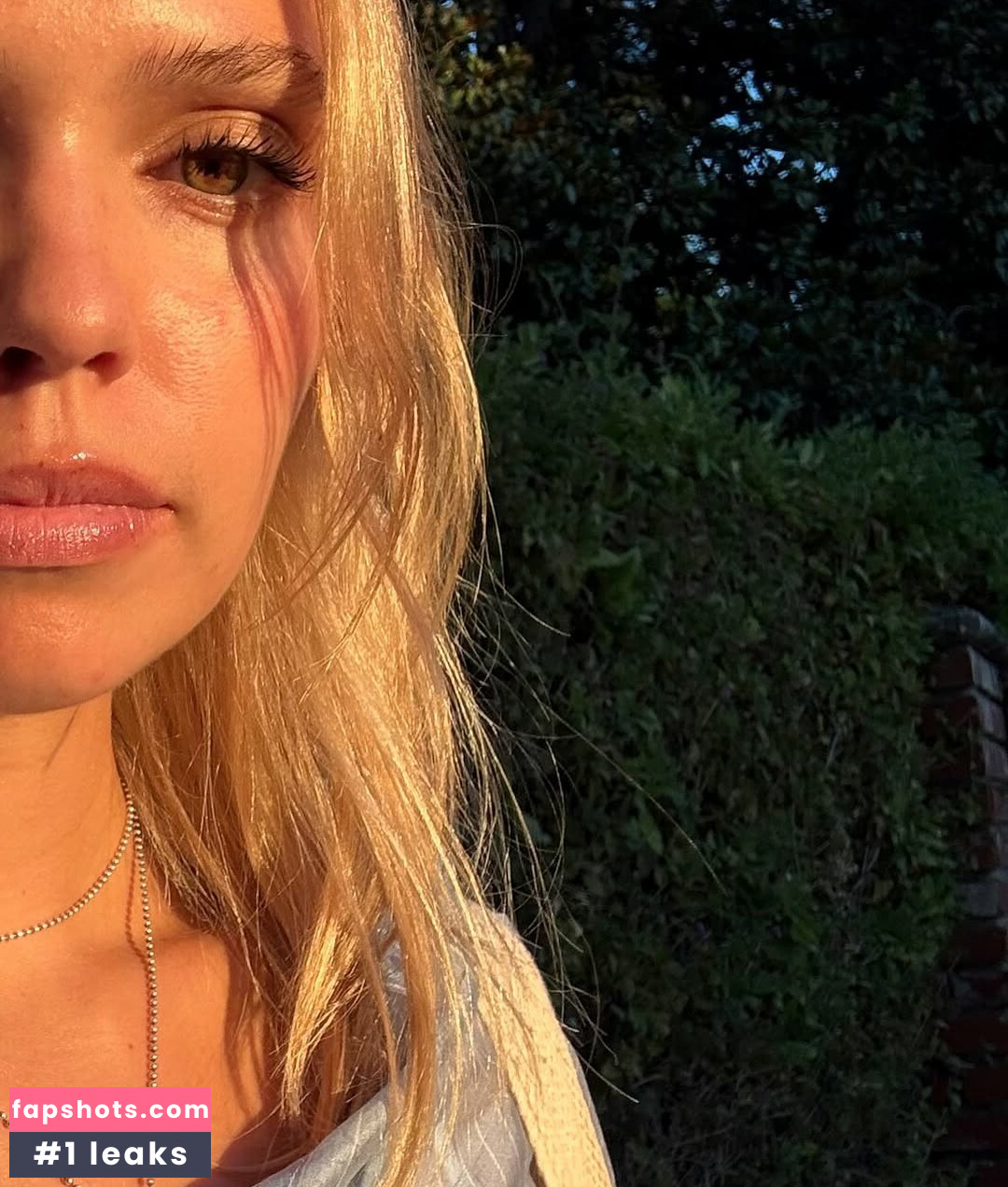 Salem Ilese gallery photo #3