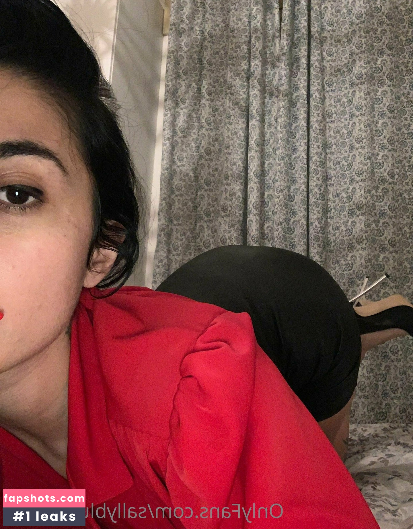 Sally Blu gallery photo #6