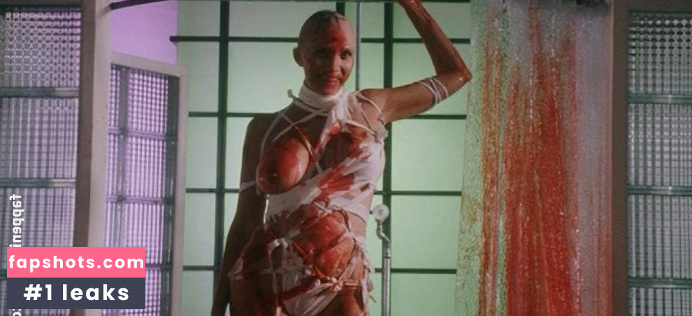 Sally Kirkland gallery photo #32