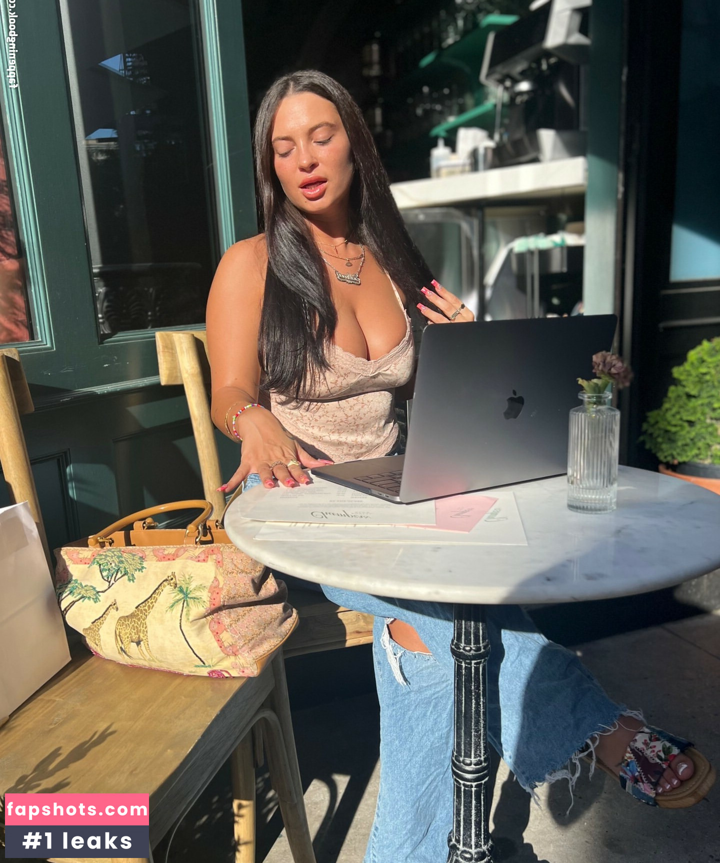 Sally.Spice gallery photo #5