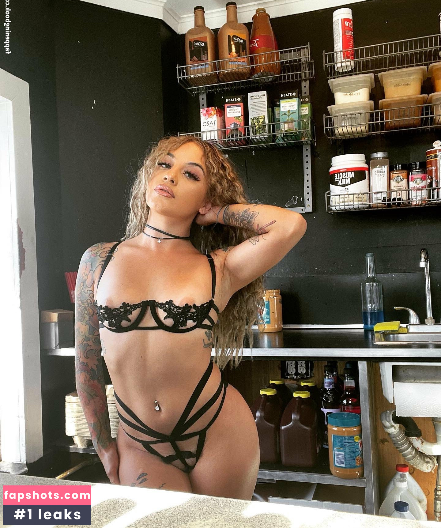 Sally_Villagomez gallery photo #48