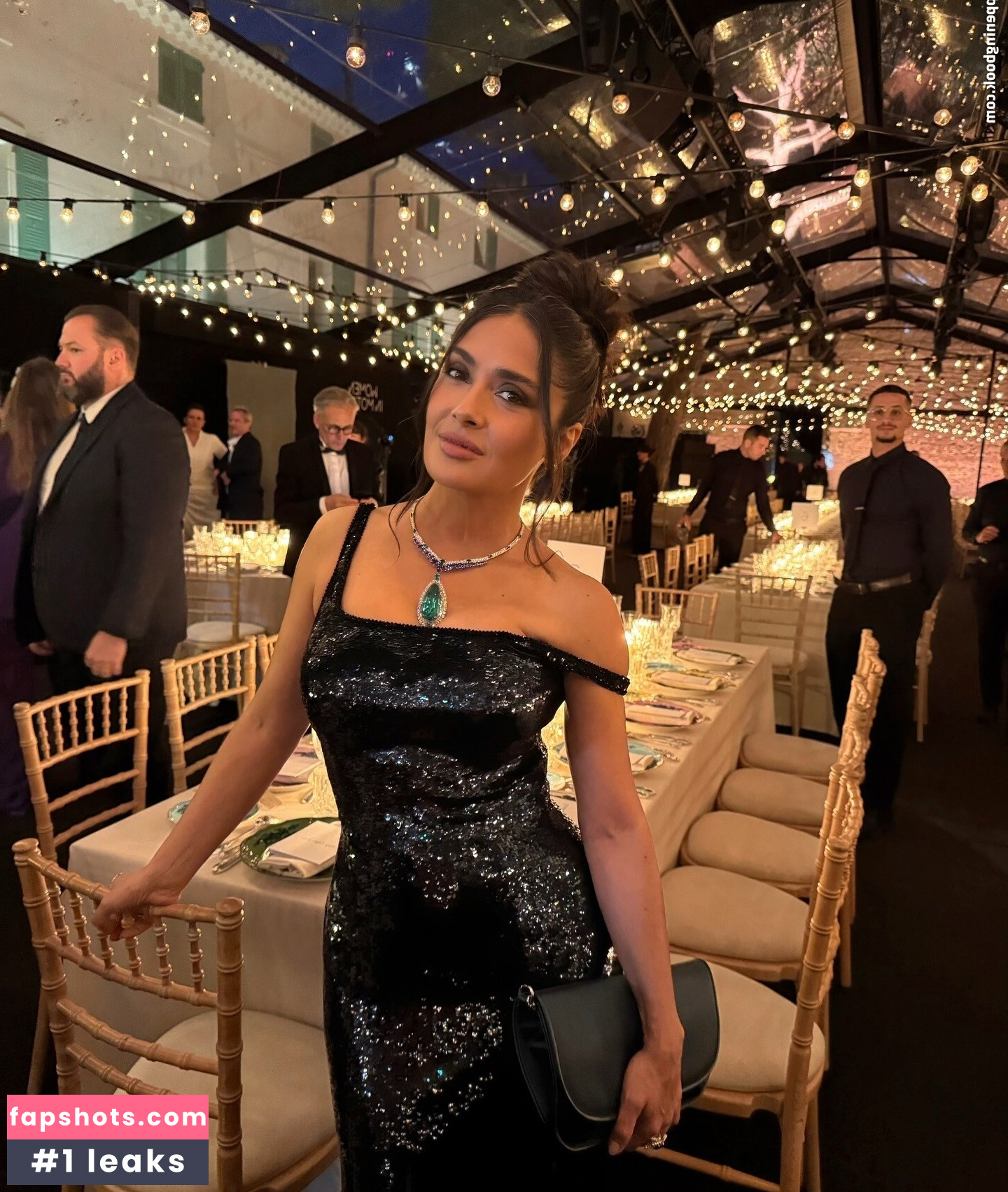 Salma Hayek Filtración Desnuda OnlyFans Foto #14 - Fapshots