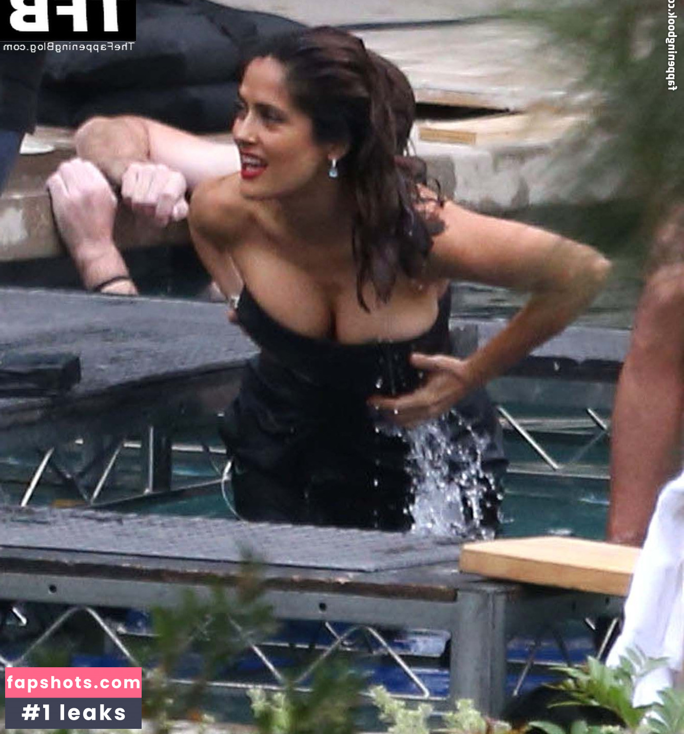 Salma Hayek Nude Leaks OnlyFans Photos #530 - LeakJerk