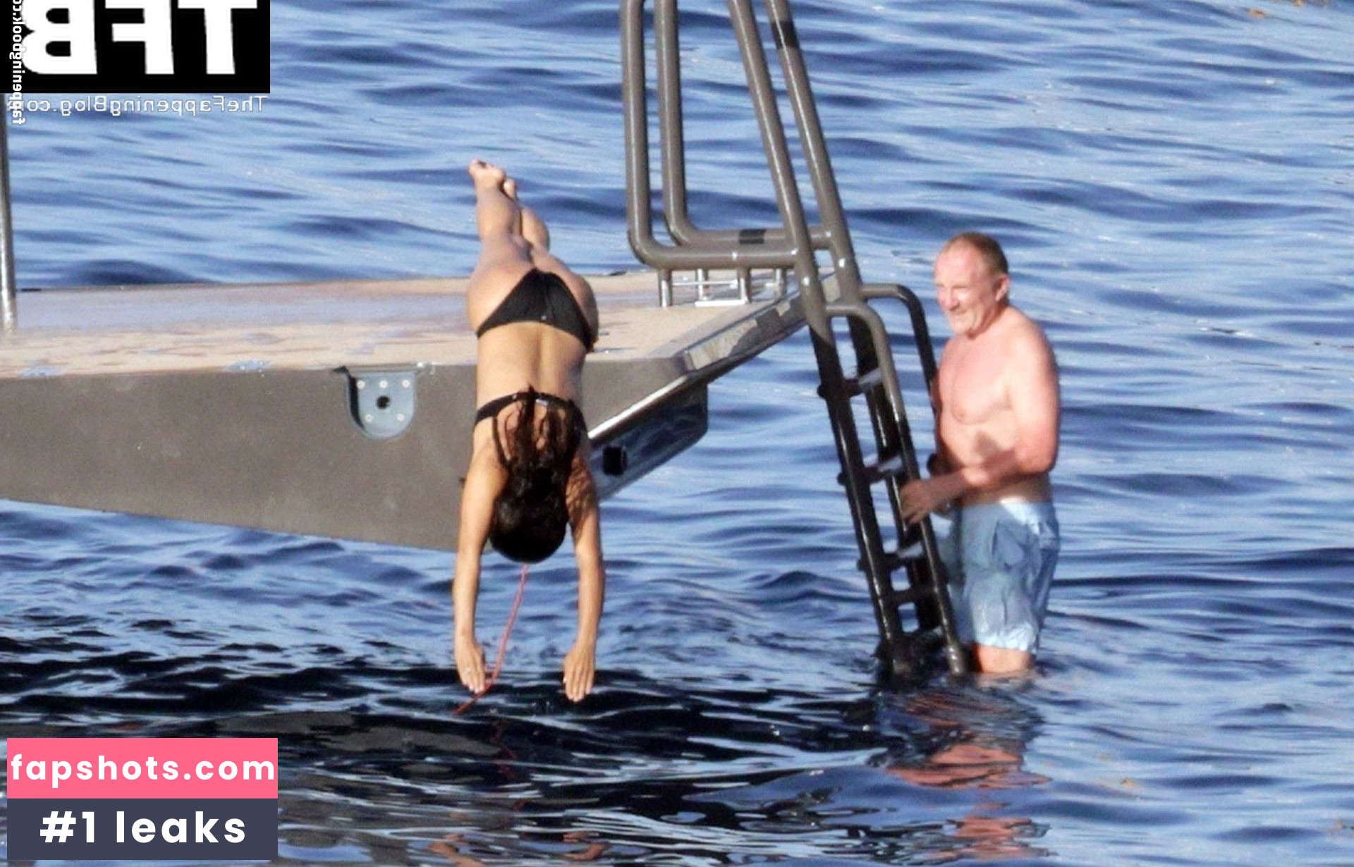 Salma Hayek Nude Leaks OnlyFans Photos #559 - LeakJerk