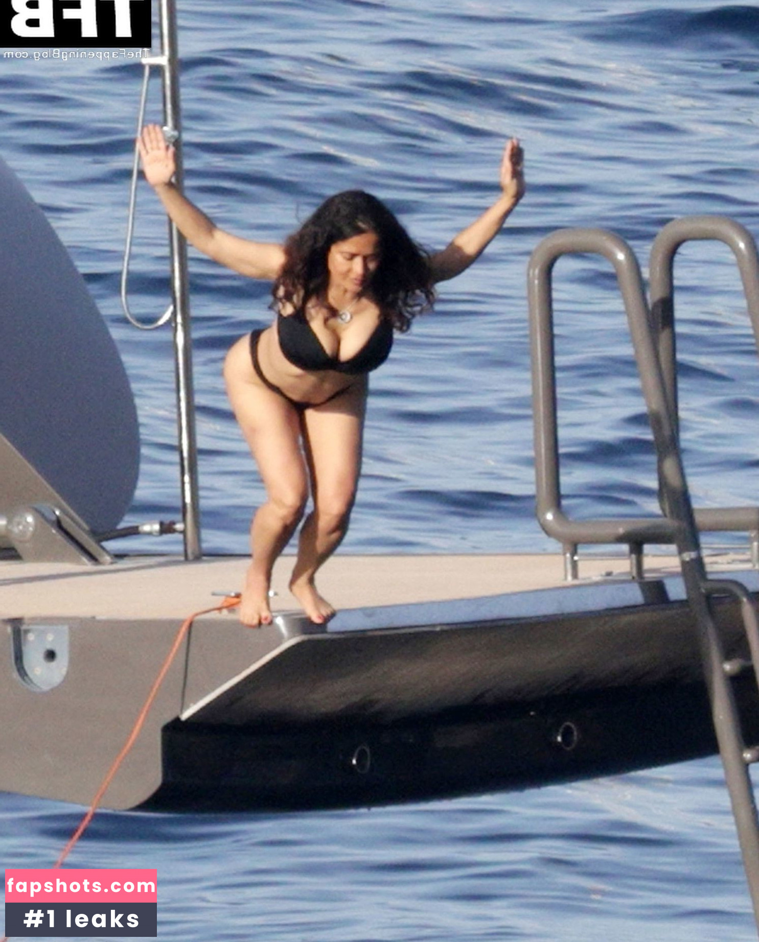 Salma Hayek Nude Leaks OnlyFans Photos #564 - LeakJerk