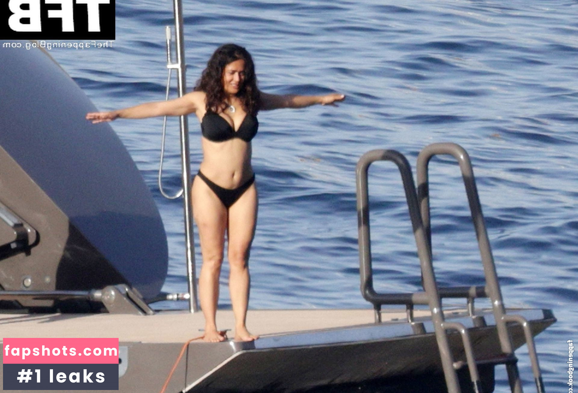 Salma Hayek Nude Leaks OnlyFans Photos #565 - LeakJerk