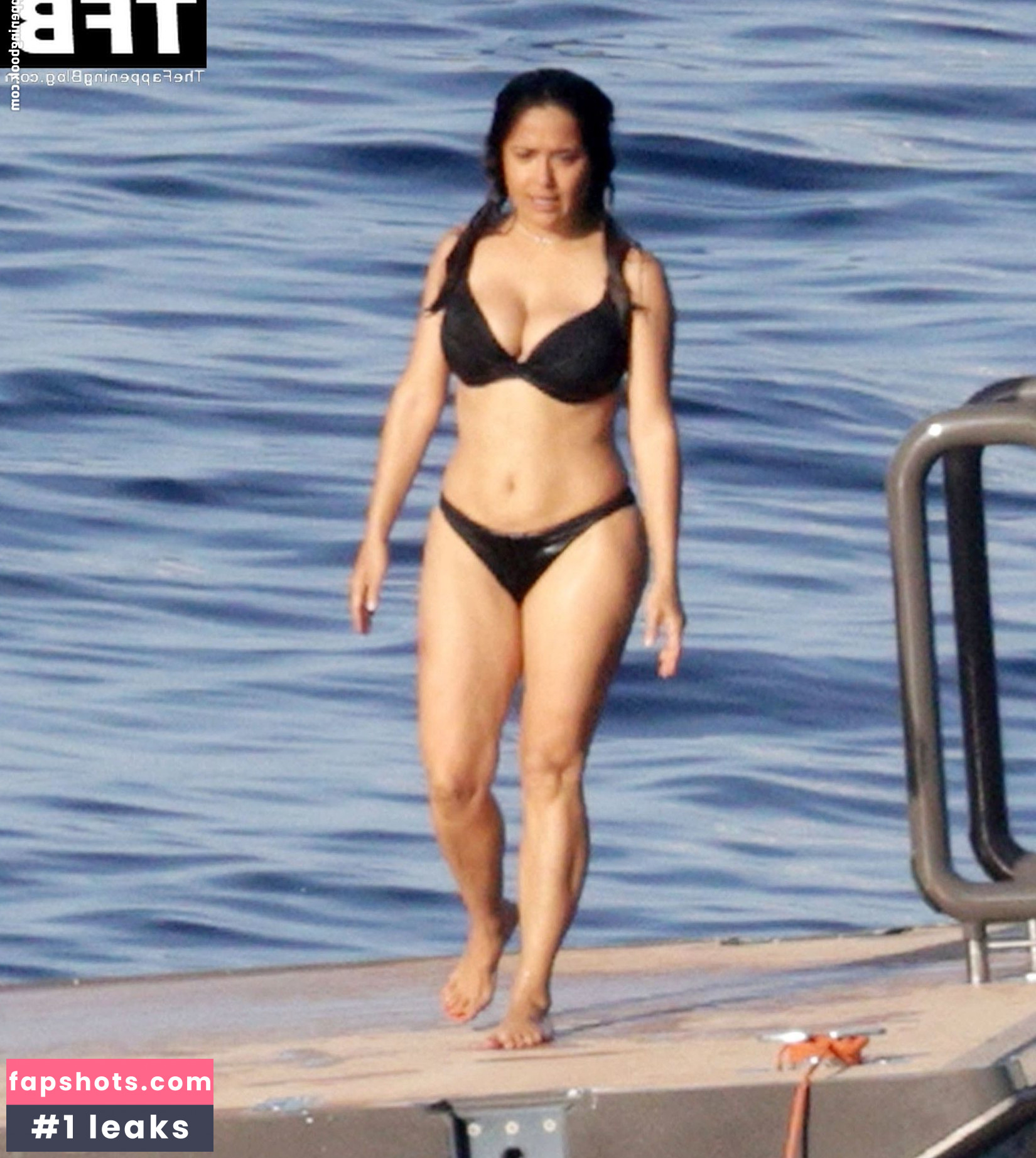 Salma Hayek Nude Leaks OnlyFans Photos #572 - LeakJerk