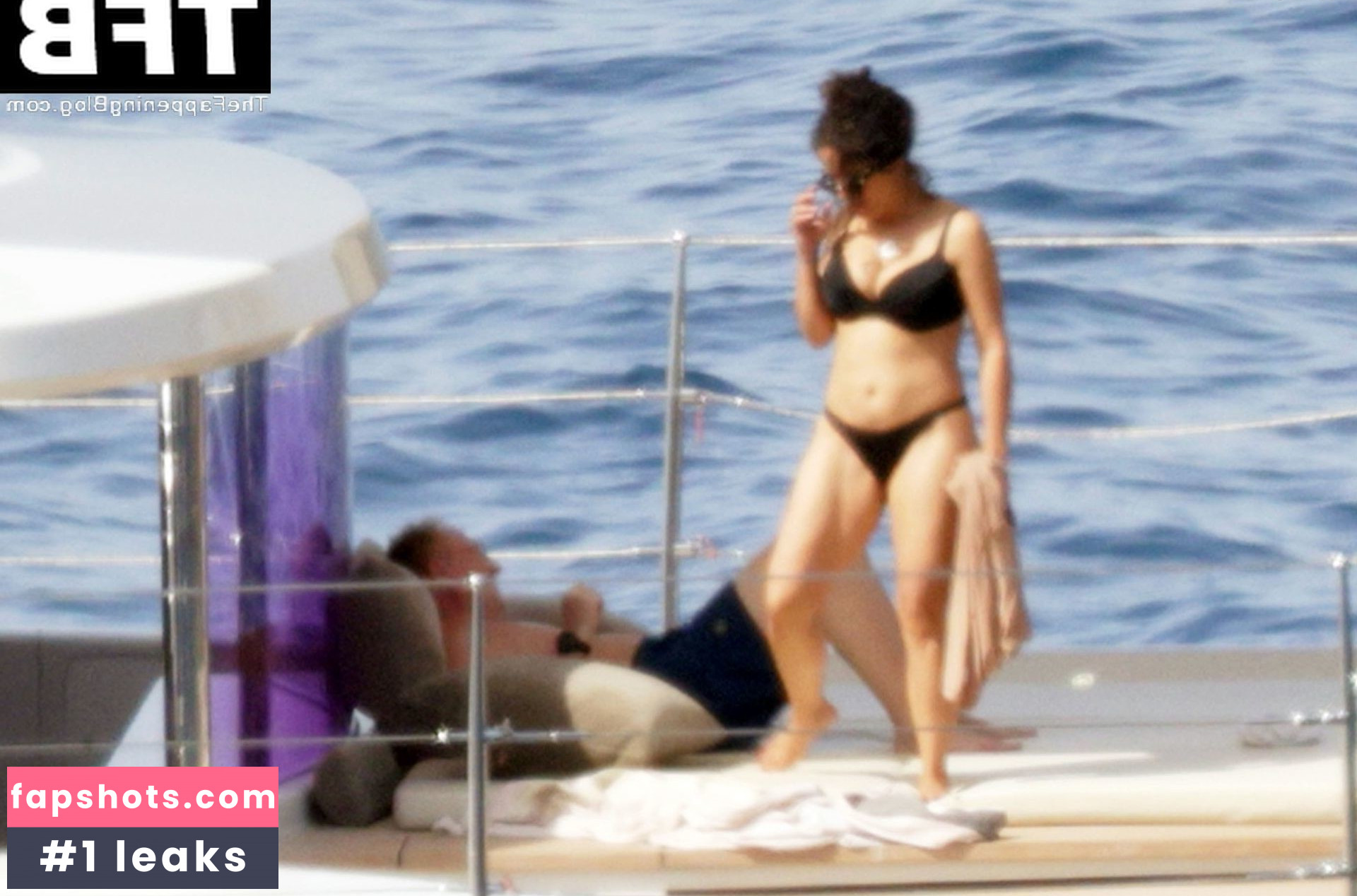 Salma Hayek Nude Leaks OnlyFans Photos #576 - LeakJerk