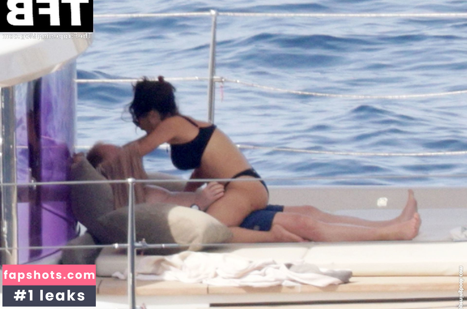 Salma Hayek Nude Leaks OnlyFans Photos #577 - LeakJerk