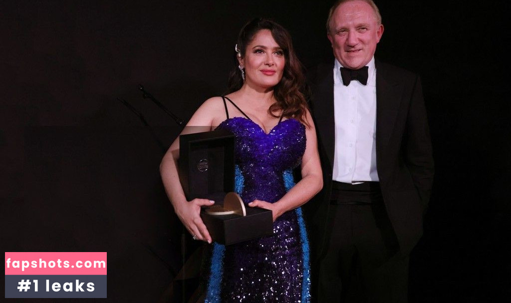 Salma Hayek Nude Leaks OnlyFans Photos #670 - LeakJerk