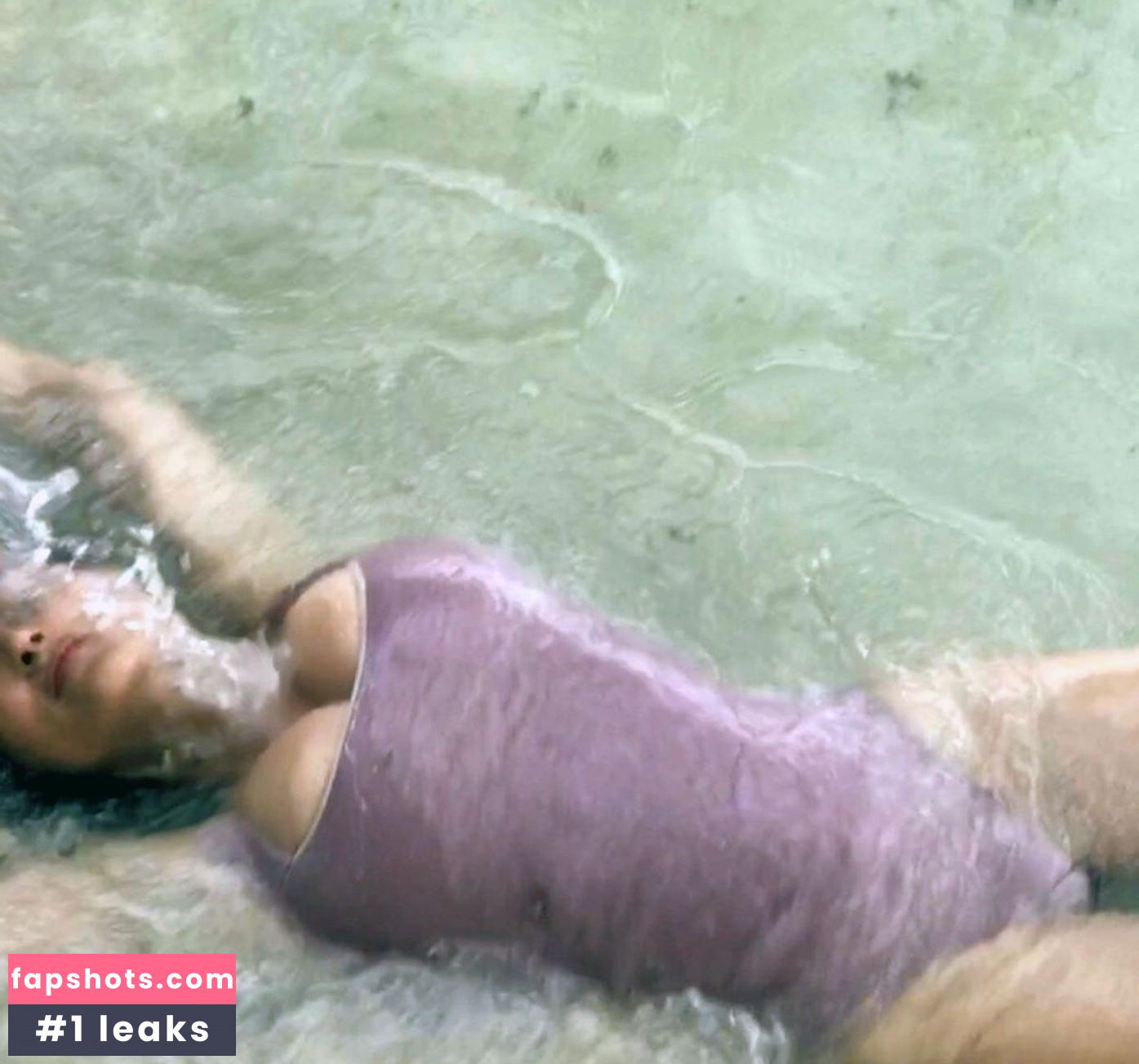 Salma Hayek Nude Leaks OnlyFans Photos #701 - LeakJerk