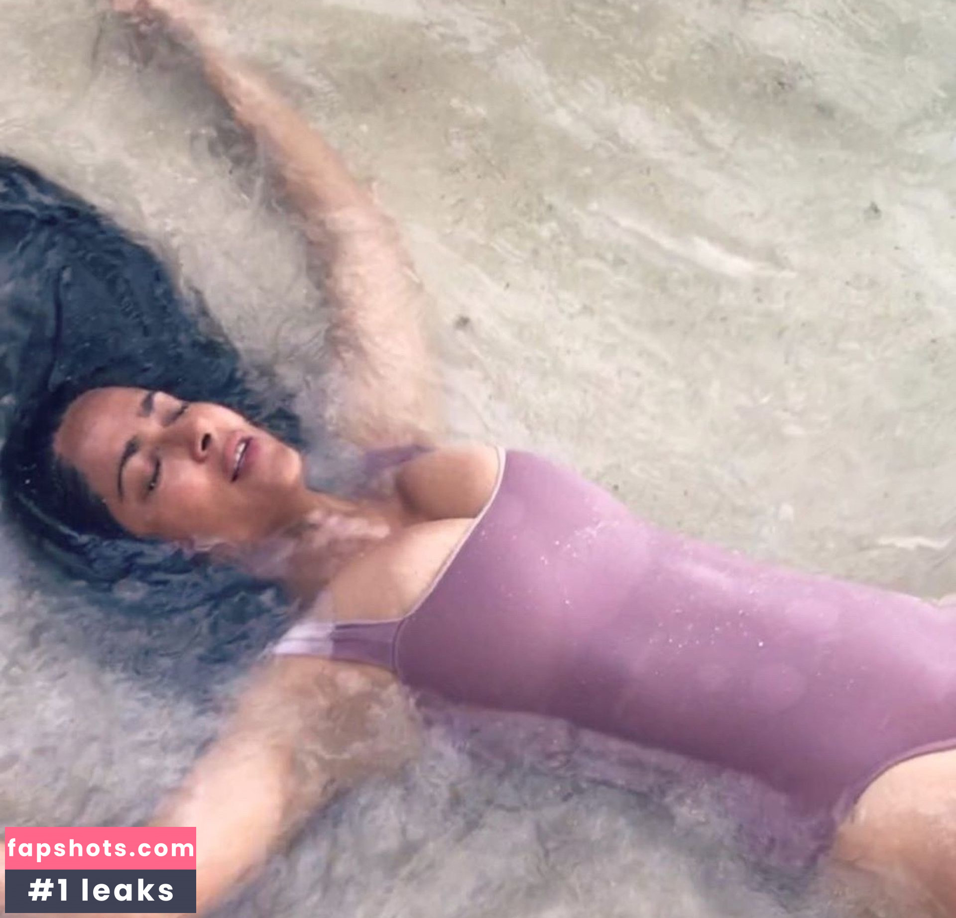 Salma Hayek Nude Leaks OnlyFans Photos #740 - LeakJerk