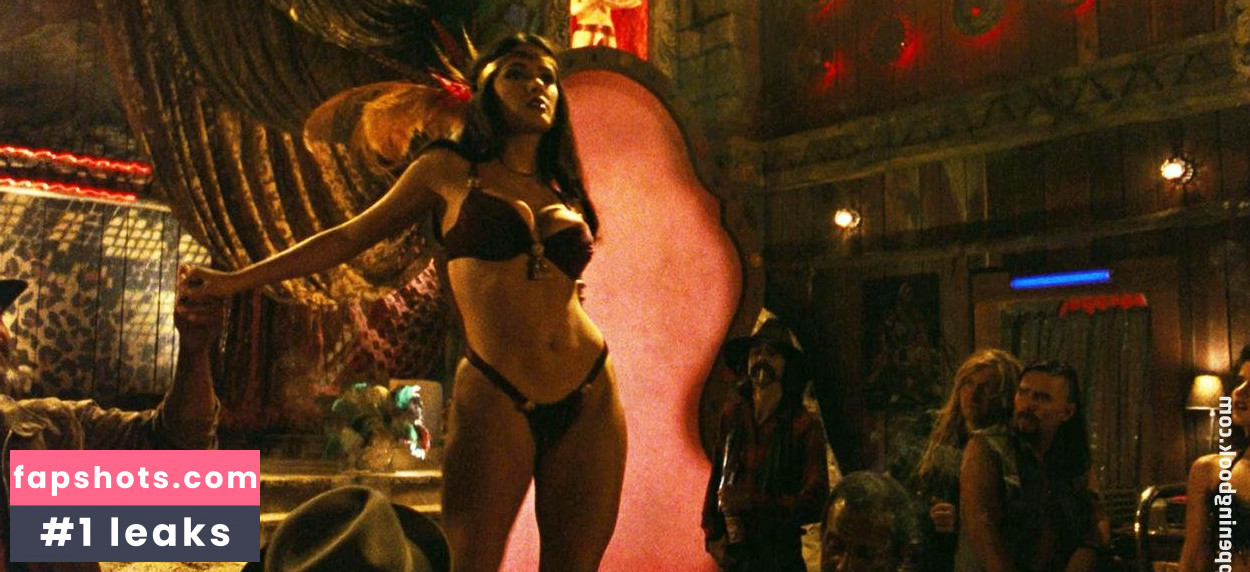 Salma Hayek Nude Leaks OnlyFans Photos #780 - LeakJerk