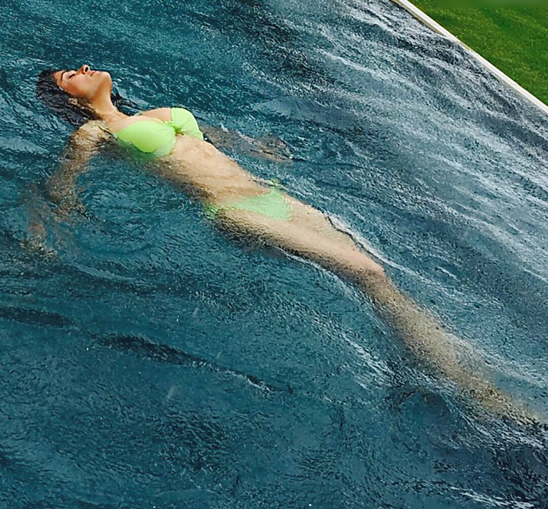 salma-hayek gallery photo #1227