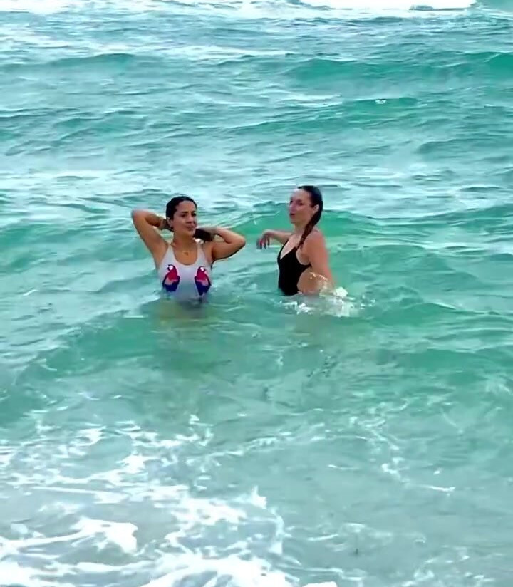 salma-hayek gallery photo #1262